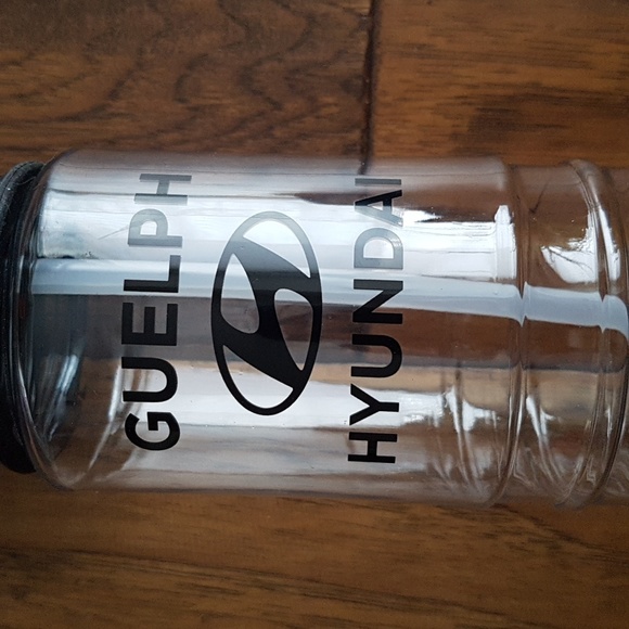 Hyundai Plastic BPA Free Water Bottle Guelph Hyundai - Picture 2 of 13